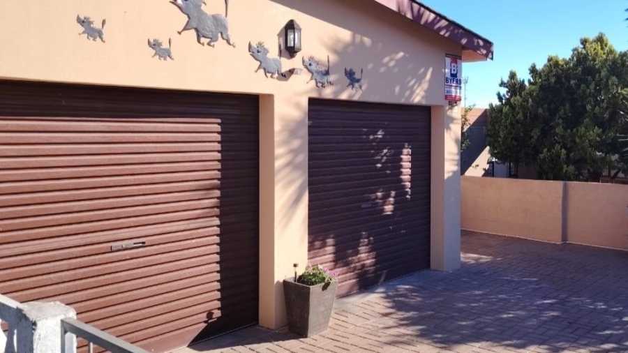 3 Bedroom Property for Sale in Vredenburg Western Cape